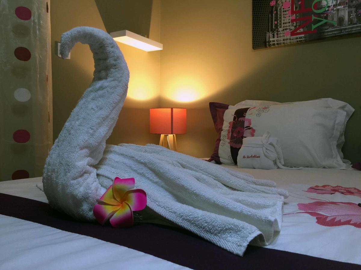 Le Lambablanc Bed & Breakfast Bras-Panon Ngoại thất bức ảnh