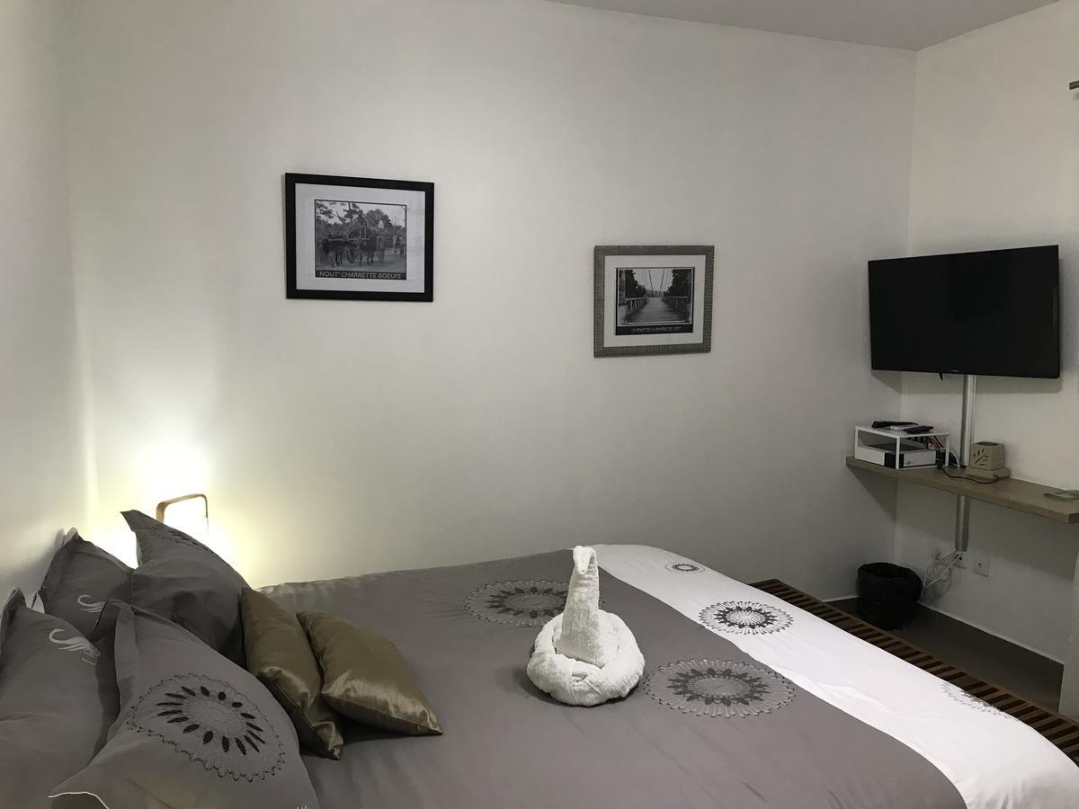 Le Lambablanc Bed & Breakfast Bras-Panon Ngoại thất bức ảnh